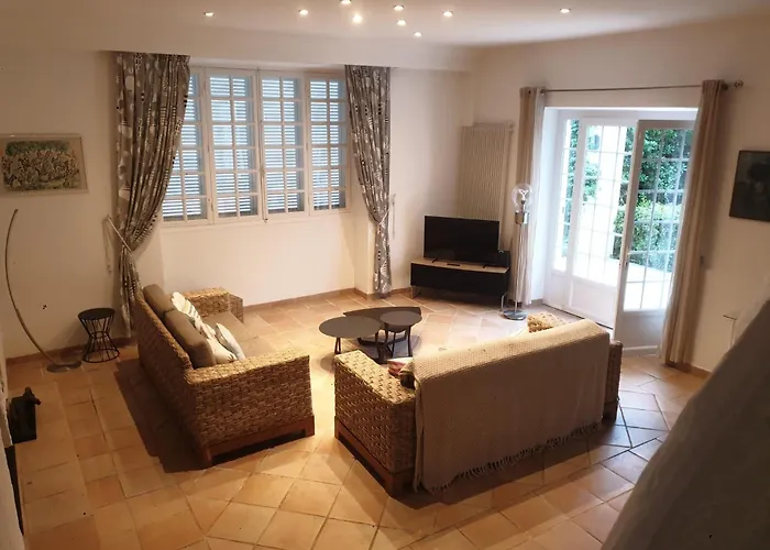 וילה Villa Cannes *